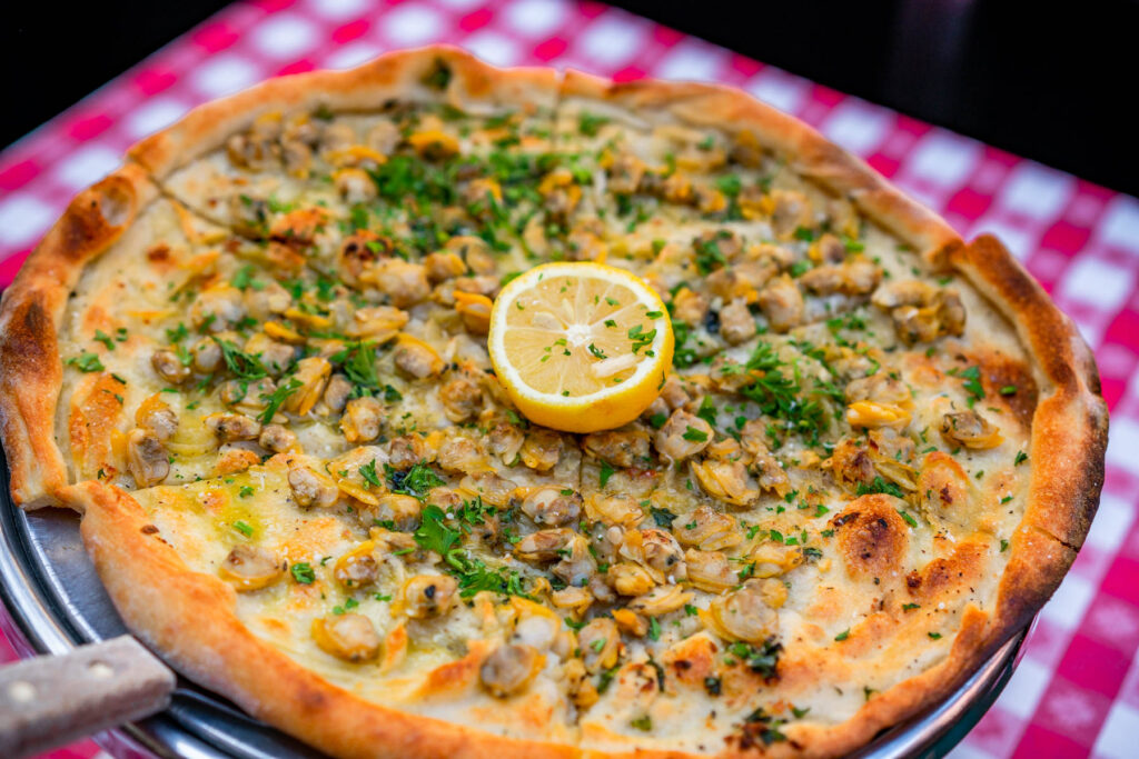 15 Best Pizza Joints in New York City (Definitive Local’s Guide)