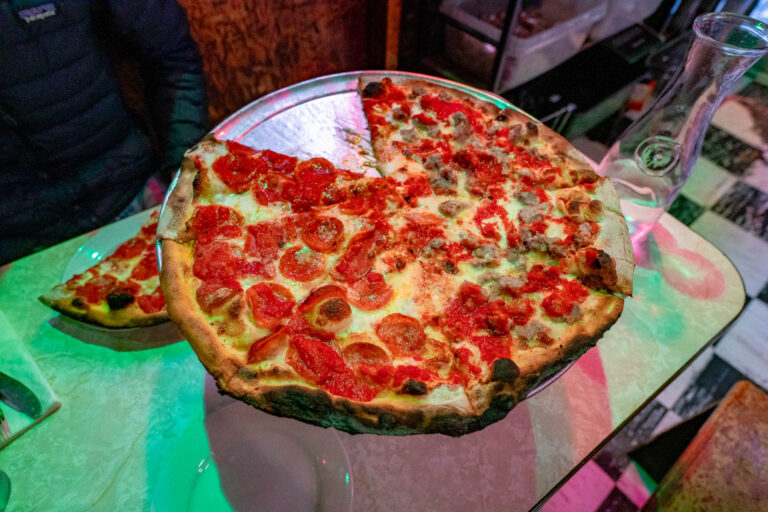 15 Best Pizza Joints in New York City (Definitive Local’s Guide)
