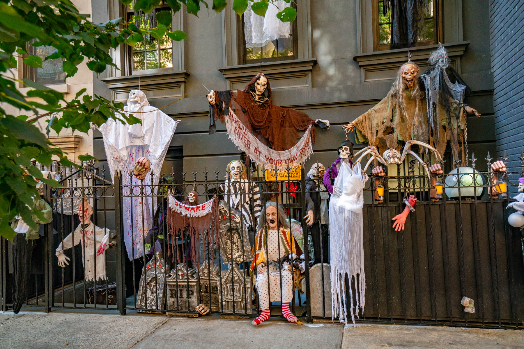 Halloween bars NYC, Halloween decorations Halloween bars NYC, Halloween decorations - Halloween bars New York City