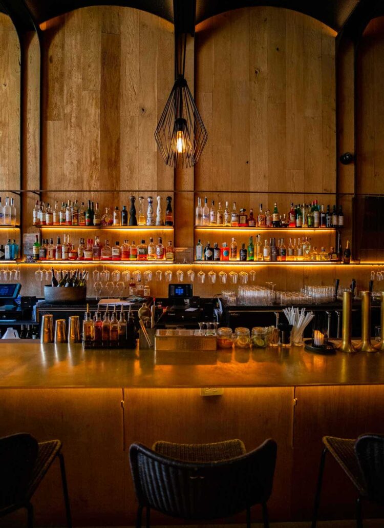 10 BEST Christmas-Decorated Restaurants in New York City