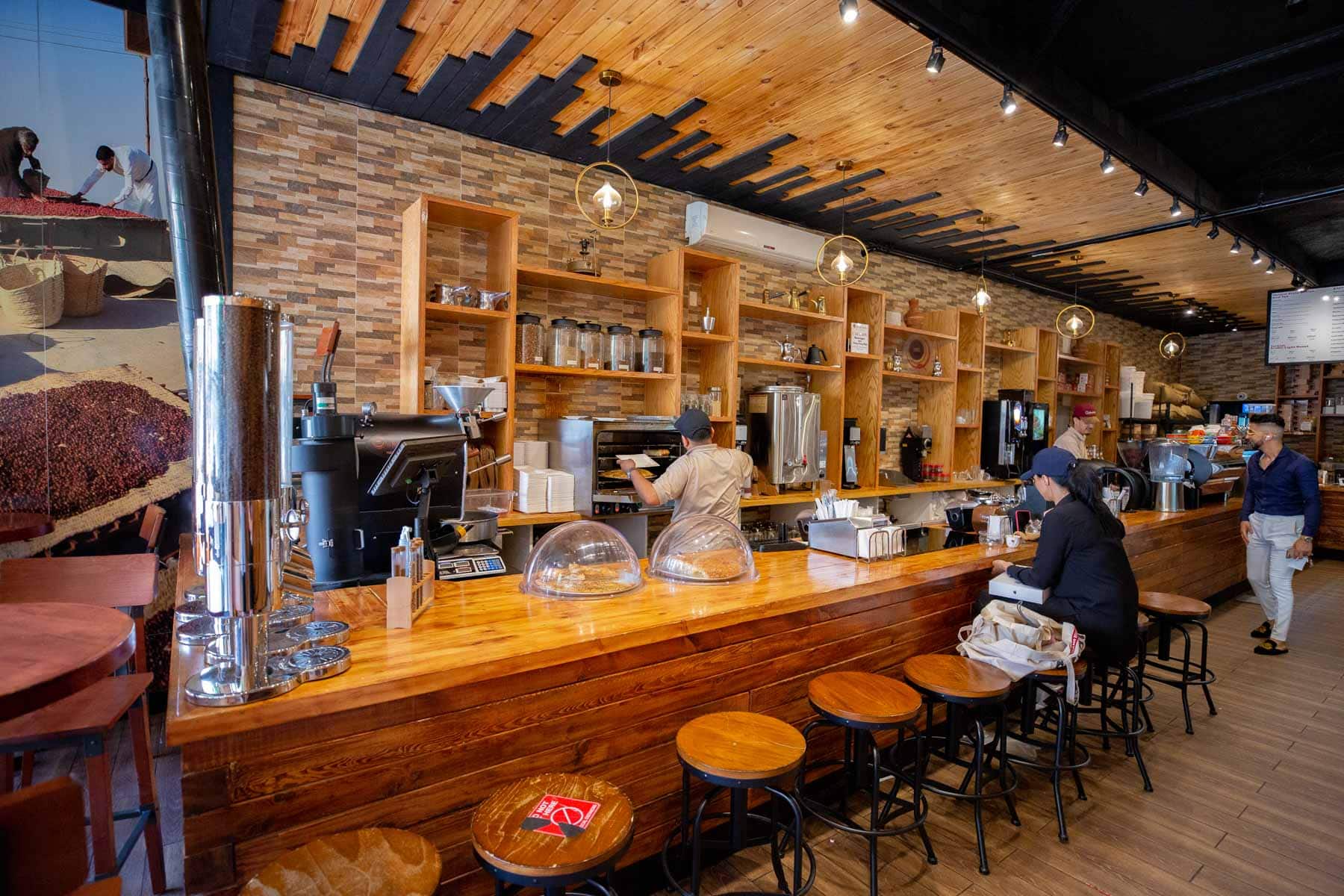 15 CHARMING Coffee Shops in Williamsburg (Best Coffee)