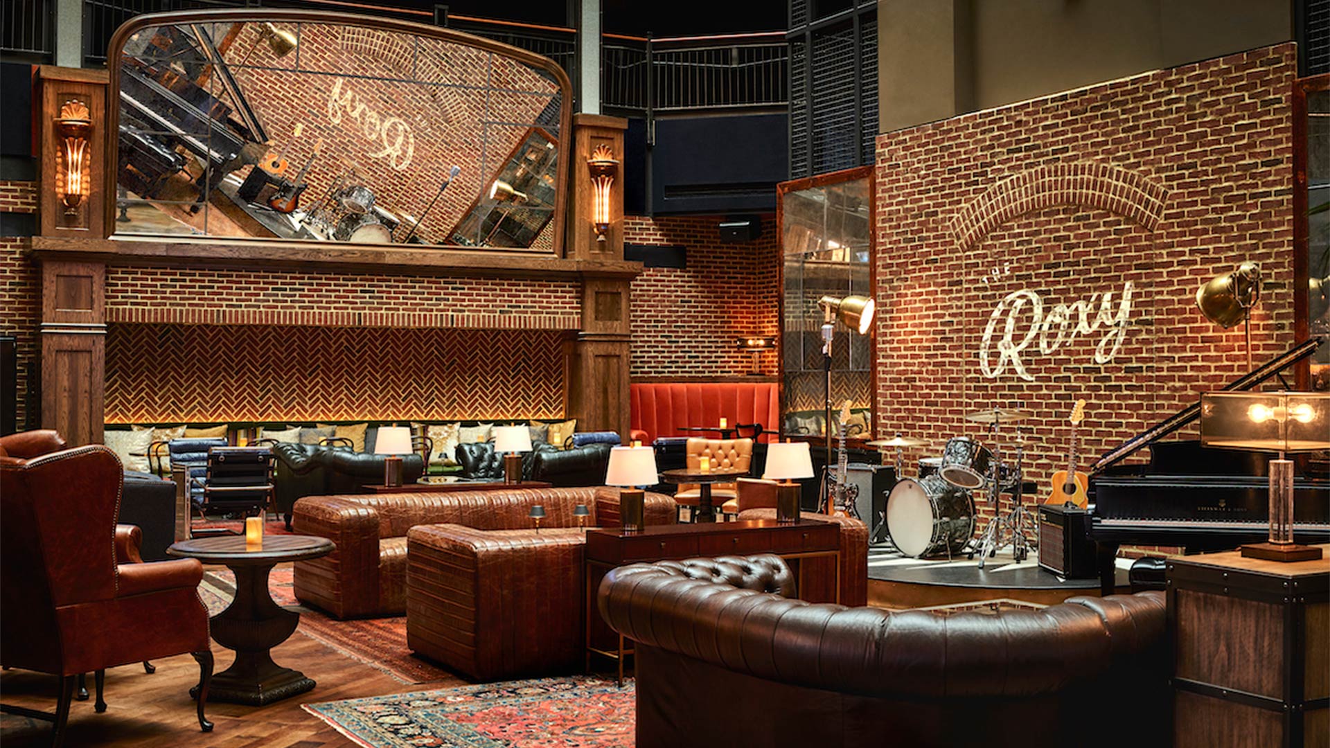 Roxy Bar Best brunch Tribeca
best bars open on Christmas Eve & Day in NYC