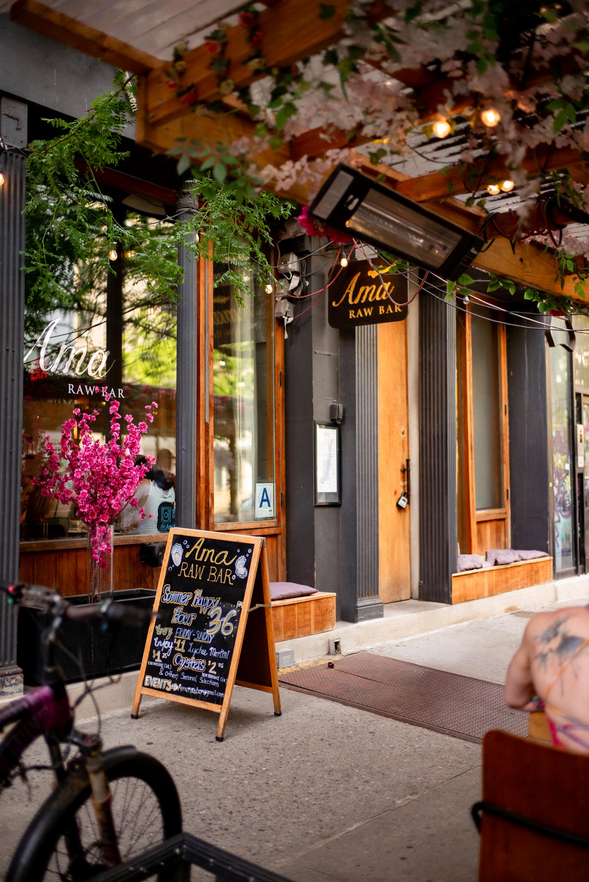 10 BEST East Village HAPPY HOUR Deals (The Thirsty Local)